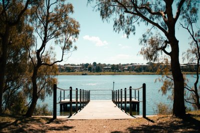 AI-generated travel thumbnail for Oxley Vale