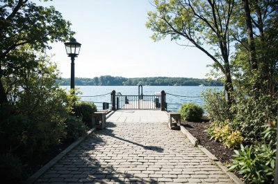 AI-generated travel thumbnail for Oyster Bay Cove