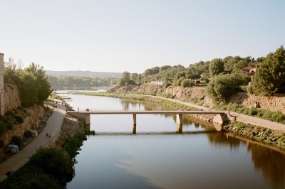 AI-generated travel thumbnail for Pajares de la Lampreana