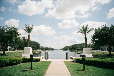 AI-generated travel thumbnail for Palm Beach Gardens