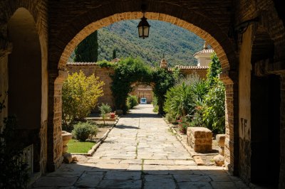 AI-generated travel thumbnail for Palomar de Arroyos