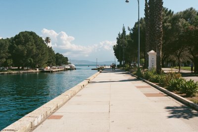 AI-generated travel thumbnail for Paralía Vérgas