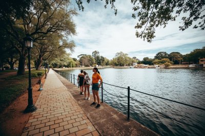 AI-generated travel thumbnail for Parque Chacabuco