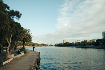 AI-generated travel thumbnail for Parque Rodó
