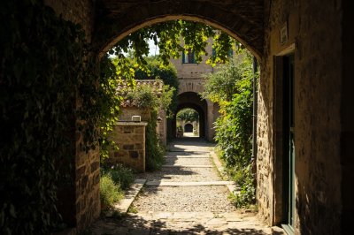 AI-generated travel thumbnail for Parrano