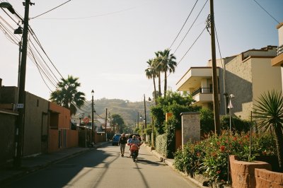 AI-generated travel thumbnail for Paseos de la Pradera