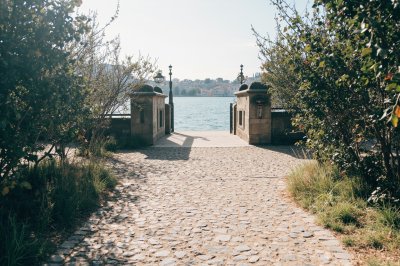 AI-generated travel thumbnail for Pedrouços