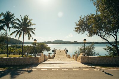 AI-generated travel thumbnail for Peña Blanca