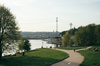 AI-generated travel thumbnail for Peski