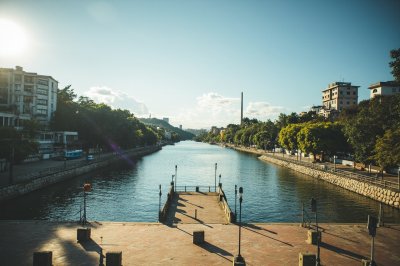 AI-generated travel thumbnail for Petare