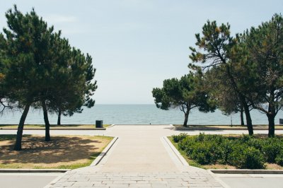AI-generated travel thumbnail for Pilar de la Horadada