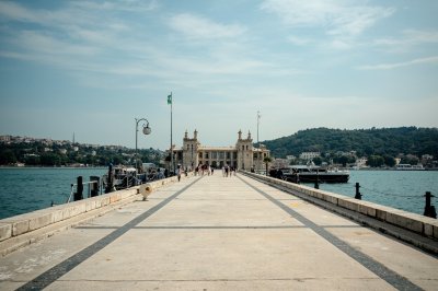 AI-generated travel thumbnail for Piraeus