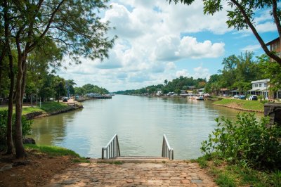 AI-generated travel thumbnail for Pointe-Noire