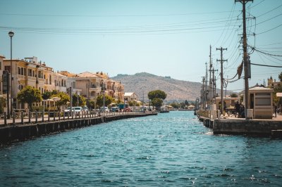 AI-generated travel thumbnail for Pólis
