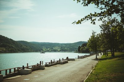 AI-generated travel thumbnail for Politischer Bezirk Krems