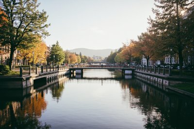 AI-generated travel thumbnail for Portland