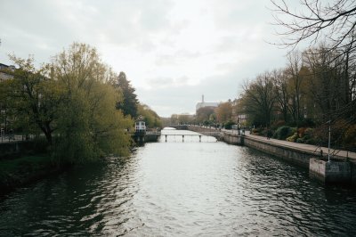 AI-generated travel thumbnail for Portlaoise