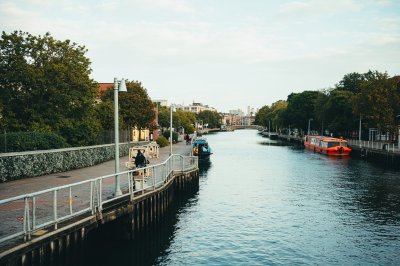 AI-generated travel thumbnail for Portsmouth
