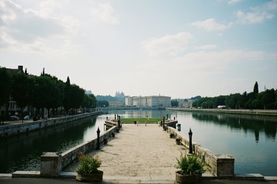 AI-generated travel thumbnail for Provincia di Verona