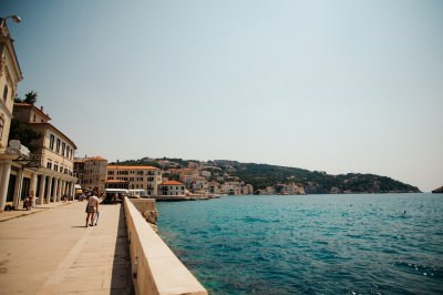 AI-generated travel thumbnail for Pula-Pola