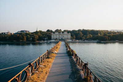 AI-generated travel thumbnail for Pyatikhatka