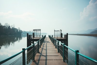 AI-generated travel thumbnail for Qionghu