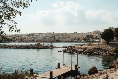 AI-generated travel thumbnail for Qrendi