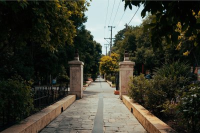 AI-generated travel thumbnail for Quilmes