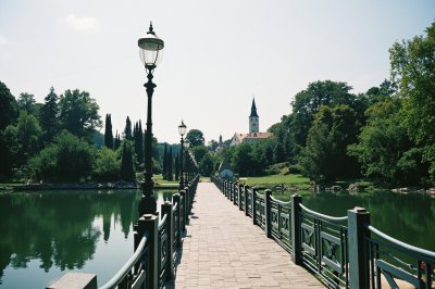 AI-generated travel thumbnail for Razvanje