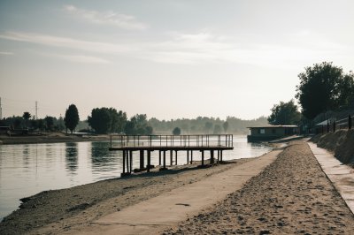 AI-generated travel thumbnail for Reggane