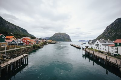 AI-generated travel thumbnail for Reine