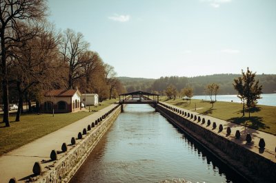 AI-generated travel thumbnail for Remetinec