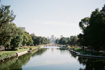 AI-generated travel thumbnail for Retiro