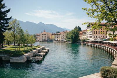 AI-generated travel thumbnail for Riva del Garda