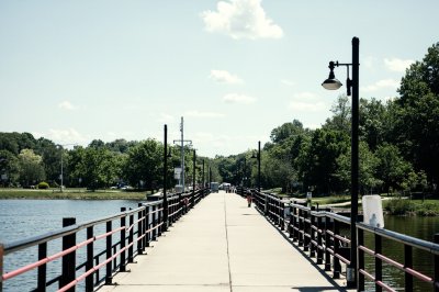 AI-generated travel thumbnail for Riverside