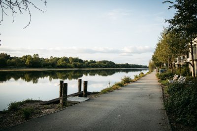 AI-generated travel thumbnail for Romenay
