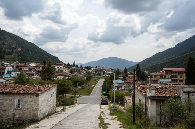 AI-generated travel thumbnail for Rrethi i Matit