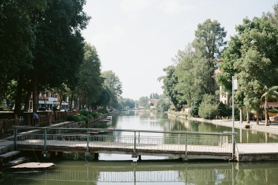 AI-generated travel thumbnail for Rrethi i Skraparit