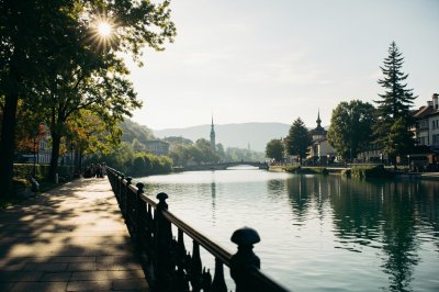 AI-generated travel thumbnail for Rüschlikon
