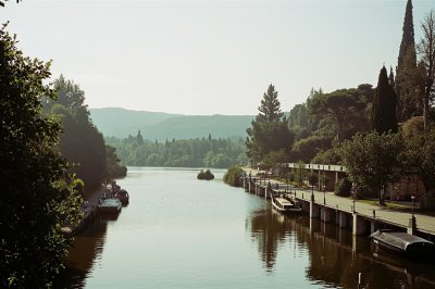 AI-generated travel thumbnail for Saignon