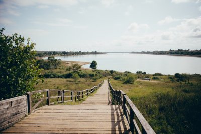 AI-generated travel thumbnail for Saint-Benoît