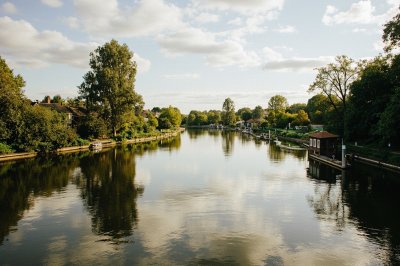 AI-generated travel thumbnail for Saint-Léger-lès-Domart