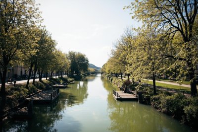 AI-generated travel thumbnail for Saint-Martin-Lalande