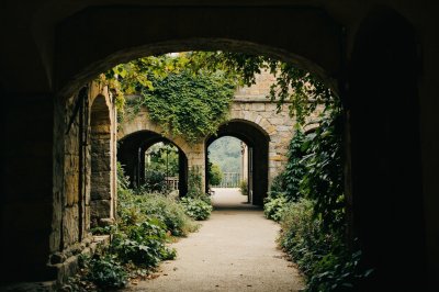 AI-generated travel thumbnail for Saint-Pal-de-Mons