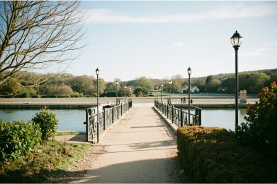 AI-generated travel thumbnail for Saint-Perreux