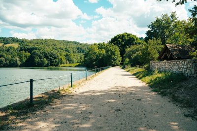 AI-generated travel thumbnail for Saint-Quentin-en-Mauges