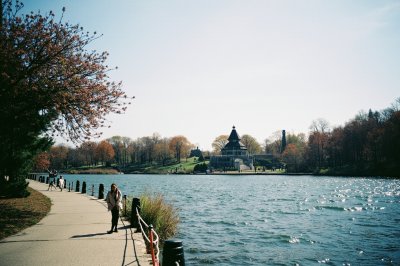 AI-generated travel thumbnail for Saint-Raphaël