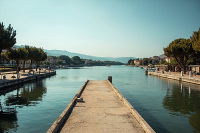 AI-generated travel thumbnail for Sainte-Anastasie-sur-Issole
