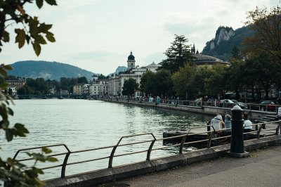 AI-generated travel thumbnail for Salzburg