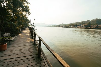 AI-generated travel thumbnail for Sampit